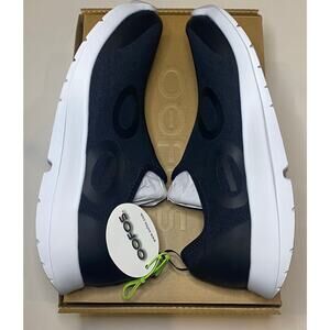 NWT OOFOS OOMG Sport Low Shoes Mens White/Black Size 11, 10.5 Sneaker READ!